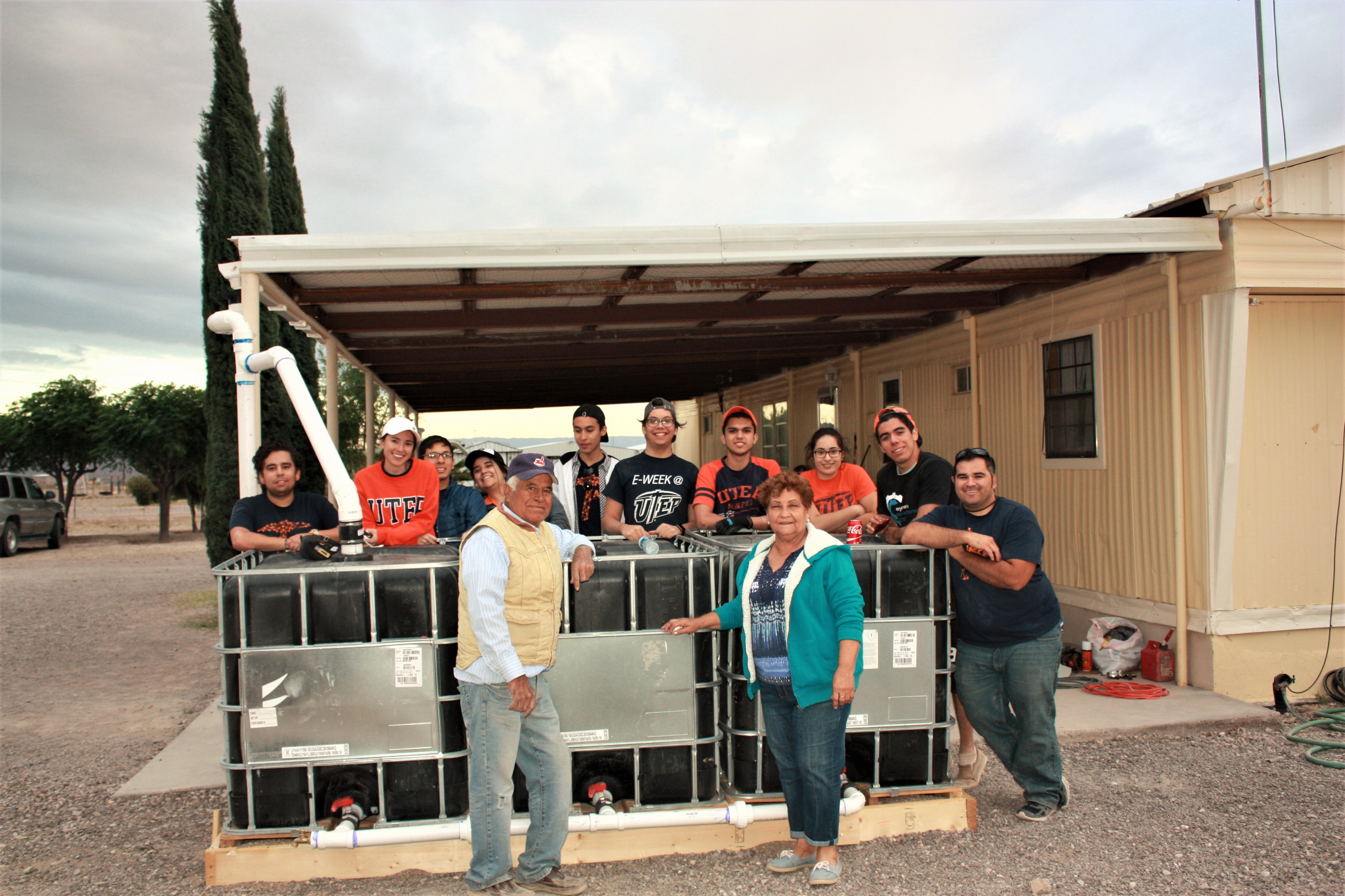 UTEP engineering students and residents of the home.